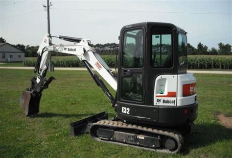 2012 bobcat e32 mini excavator for sale|bobcat e32 price.